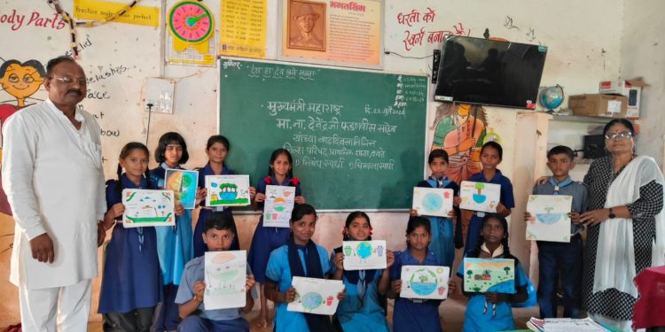 मुख्यमंत्र्यांच्या वाढदिवसानिमित्त जिल्हा परिषद सोलापूरच्या निबंध स्पर्धेला अभूतपूर्व प्रतिसाद