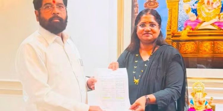 खासदार डॉ. ज्योती वाघमारे यांची केंद्र सरकारच्या सल्लागार समितीवर नियुक्ती; उपमुख्यमंत्री एकनाथ शिंदे यांच्या हस्ते स्वीकारले नियुक्तीपत्र.