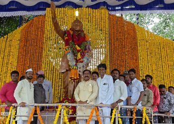 लोकशाहीर अण्णाभाऊ साठे यांना पत्रकार कृती समितीचे विनम्र अभिवादन.