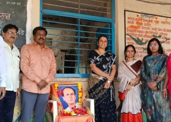 अंत्रोळी जिल्हा परिषद प्राथमिक शाळेत लोकशाहीर अण्णाभाऊ साठे व लोकमान्य टिळक यांना अभिवादन.