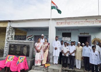 गोगांवमध्ये स्वातंत्र्य दिन उत्साहात; ग्रामपंचायत व जिल्हा परिषद शाळेत ध्वजारोहण.