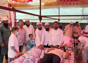 अक्कलकोटमध्ये जश्ने ईद-ए-मिलादुन्नबी निमित्त भव्य रक्तदान व मोफत आरोग्य शिबिर उत्साहात संपन्न; १७३ रक्तदात्यांचे रक्तदान.