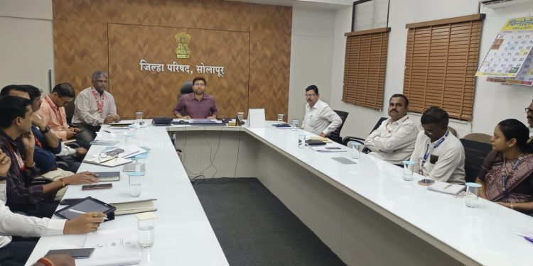 जिल्ह्यातील शैक्षणिक गुणवत्ता उंचावण्यासाठी सर्वांनी समन्वयाने काम करावे : मुख्य कार्यकारी अधिकारी कुशल जैन.