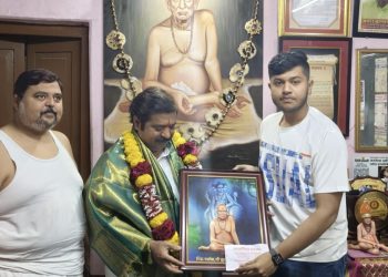 भाजप आमदार राम कदम यांनी घेतले श्री स्वामी समर्थांचे दर्शन;प्रथमेश इंगळे यांच्या हस्ते आमदार राम कदम यांचा सत्कार.