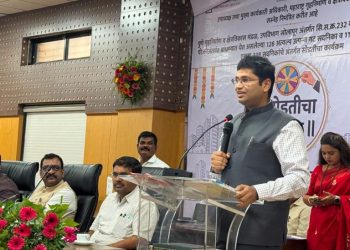 २४ वर्षांच्या संघर्षाला यशाची दिशा; सोलापुरातील पत्रकारांच्या २३८ सदनिकांची सोडत उत्साहात;२४ वर्षांच्या संघर्षाला यशाची दिशा.
