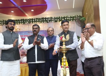 लेखा संवर्गाची पदसंख्या कायम ठेवण्यासाठी संघटित लढा उभारणार; सोलापुरात महाराष्ट्र राज्य जिल्हा परिषद लेखा कर्मचारी संघटनेची वार्षिक सर्वसाधारण सभा उत्साहात.