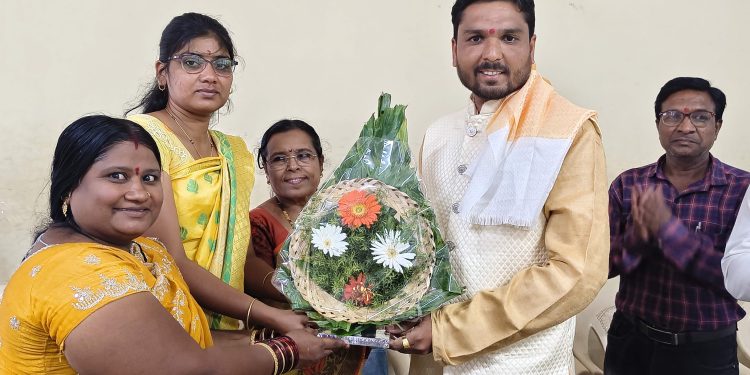 दिव्यांगांच्या जीवनमान उंचावण्यासाठी शासनाने रोजगाराच्या संधी उपलब्ध करून द्याव्यात -प्रा.अजय बनसुडे