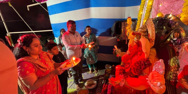 साईनगर जुळे सोलापूर येथे भक्तीमय वातावरणात गणेशोत्सव उत्साहात ;तिसऱ्या वर्षीही विविध उपक्रमांनी रंगला गणेशोत्सव नागरिकांचा उत्स्फूर्त सहभाग.