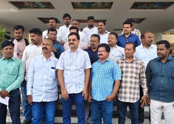 निखिल सुक्रे हल्ल्याप्रकरणी सोलापुरातील पत्रकार संघटना आक्रमक ;पत्रकार संरक्षण कायद्यानुसार कठोर कारवाईची मागणी; कारवाई न झाल्यास आंदोलनाचा इशारा.